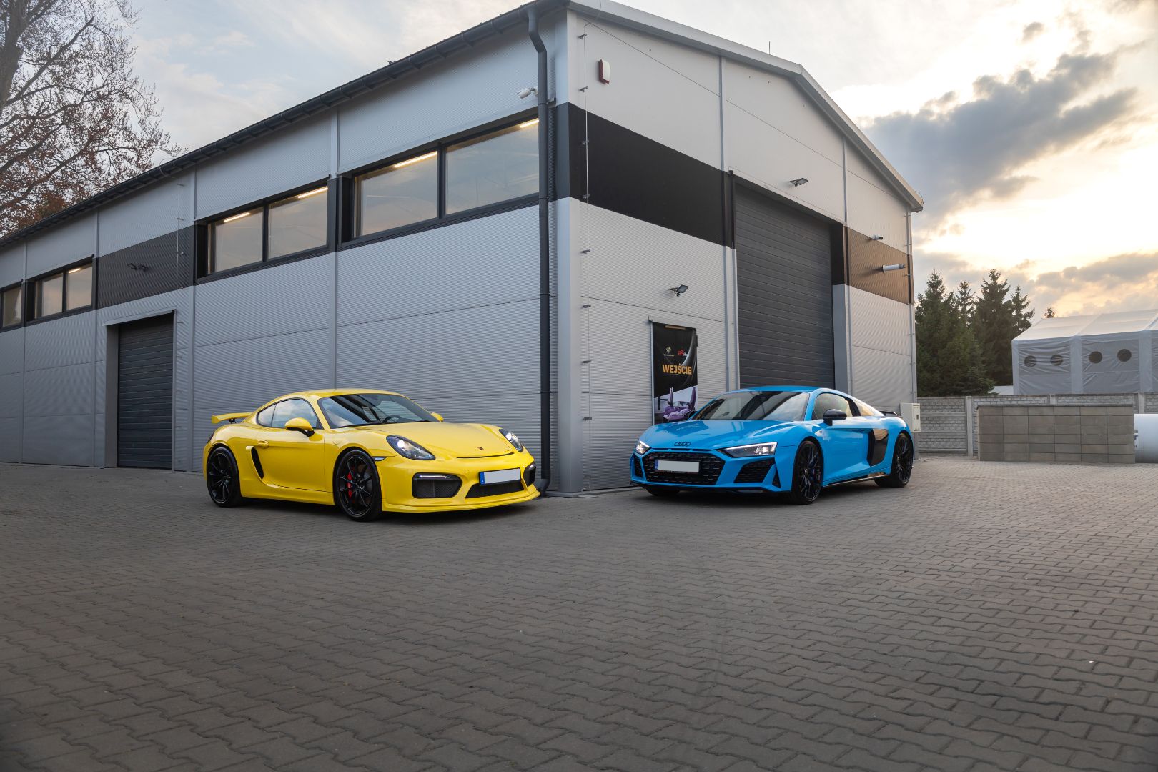Porsche GT4 i Audi R8 po realizacji w Steam&Shine Szczecin